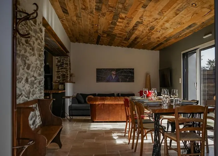 Le Chai Des Poilanes Guest house Lire